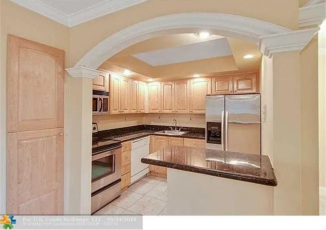 2 bed, 1.0 bath, 745 sqft, $2,050 — Photo 1