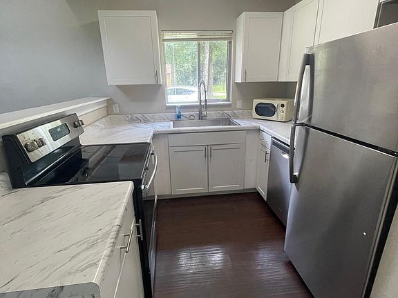 4th image of 2516 Dundee Dr