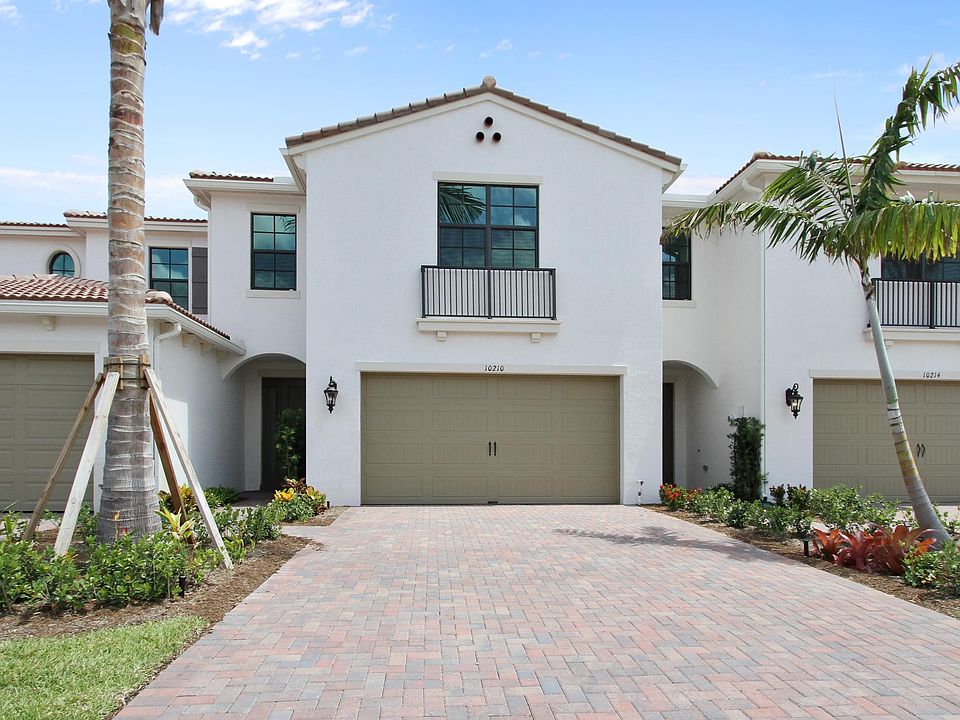 Luxurious Townhomes