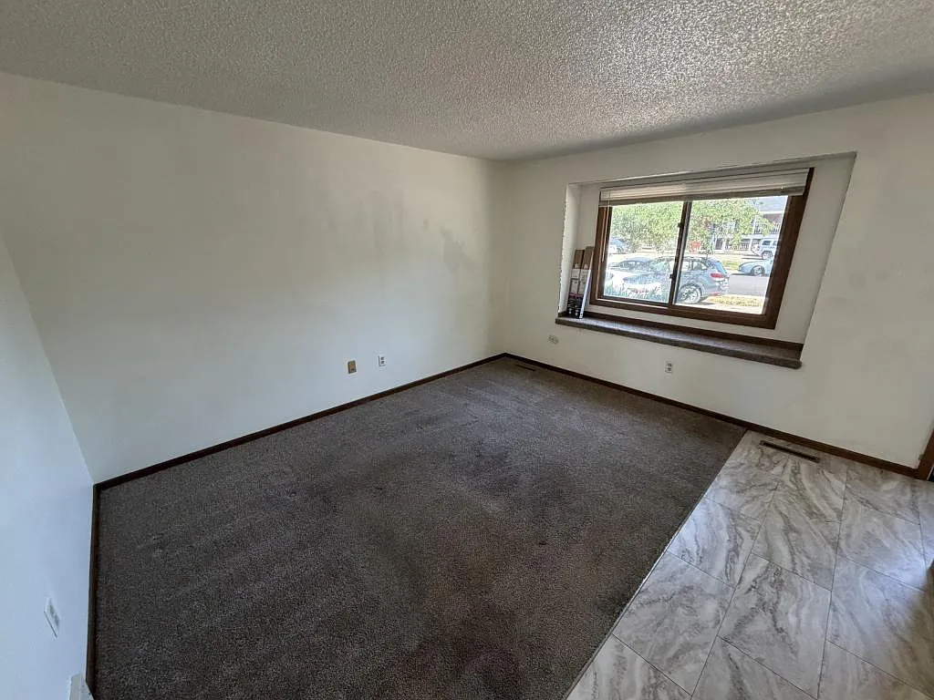 418 Mulberry Dr — Photo 2