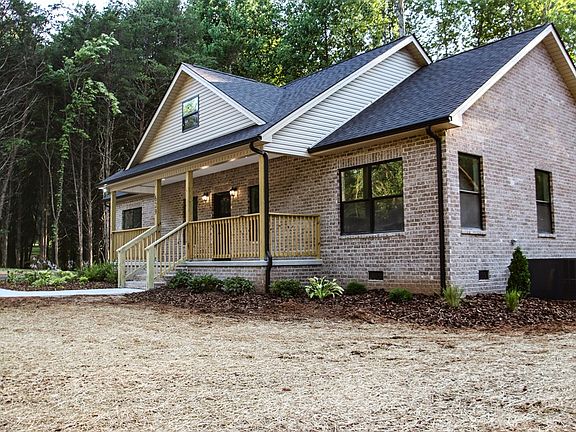 3rd image of 629 Crossvine Rd