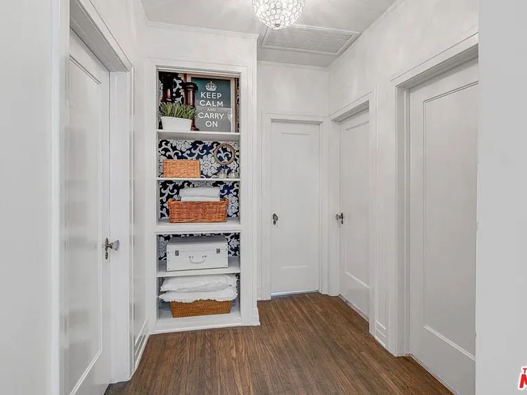 629 N Windsor Blvd — Photo 11