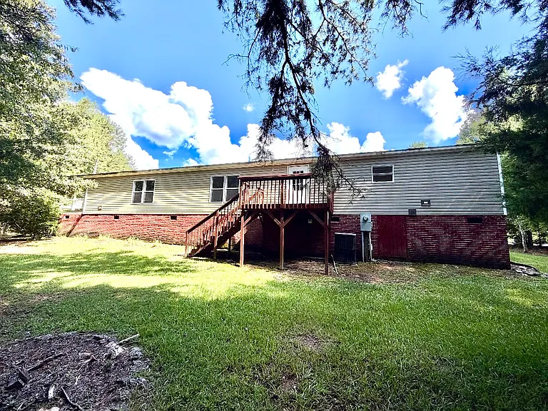 122 Fielding Ln — Photo 2