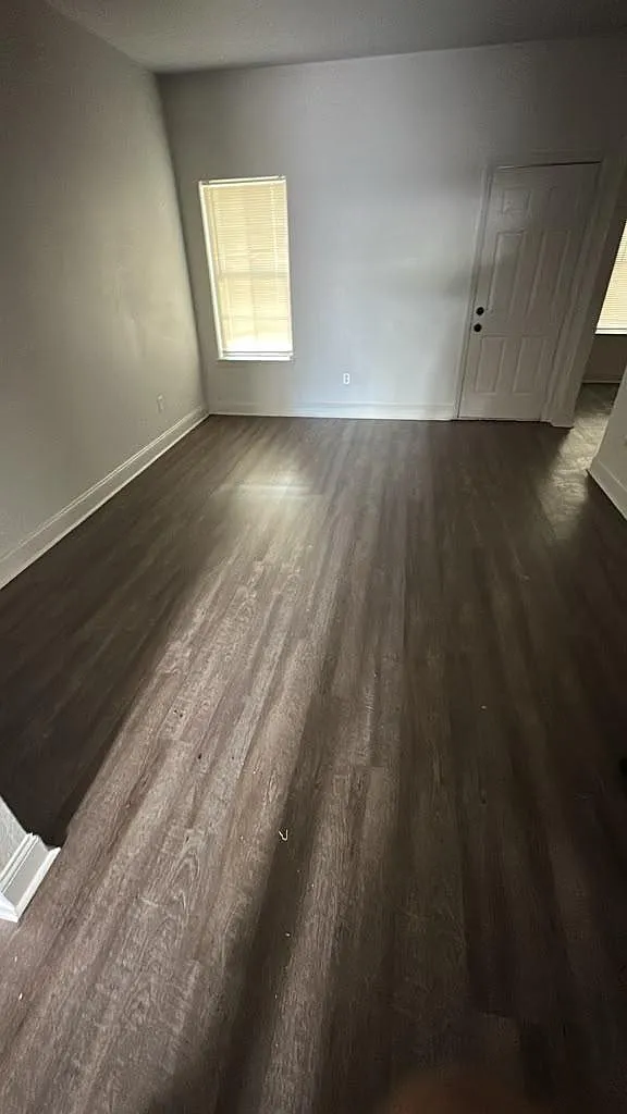3 bed, 1300 sqft, $1,300 — Photo 2