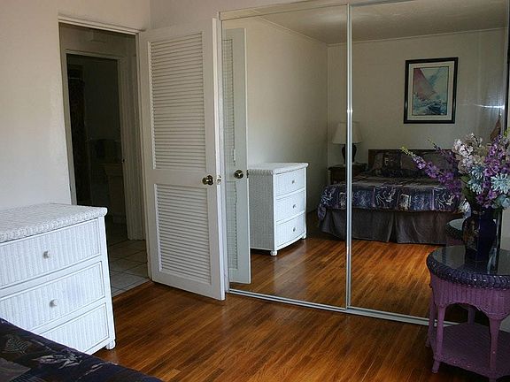 4th image of 820 Island Ct #22