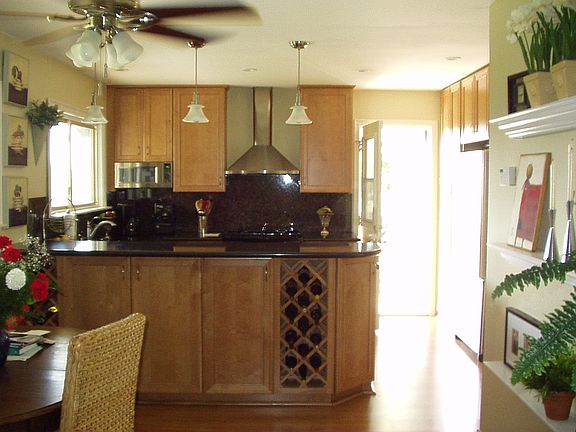 gourmet kitchen, pergo floor