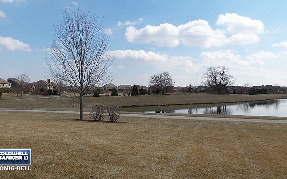 4th image of 2720 Foxwood Dr