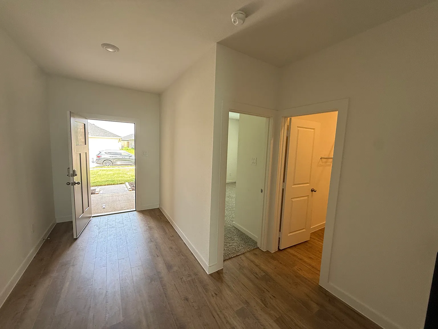 4 bed, 2548 sqft, $2,685 — Photo 4