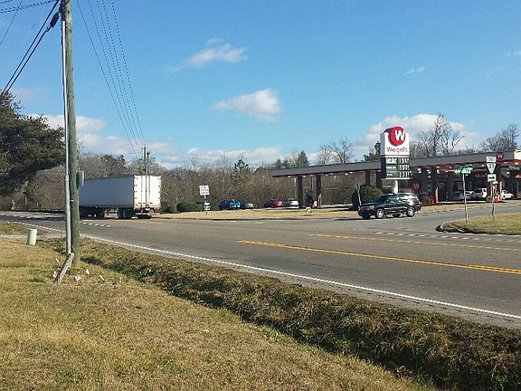 Close to shopping off John Sevier at New Dollar General Stor