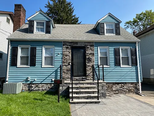 74 Liberty Ave Photo 1