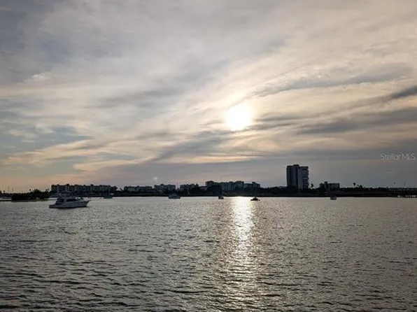 1898 Shore Dr S APT 311, South Pasadena, FL 33707