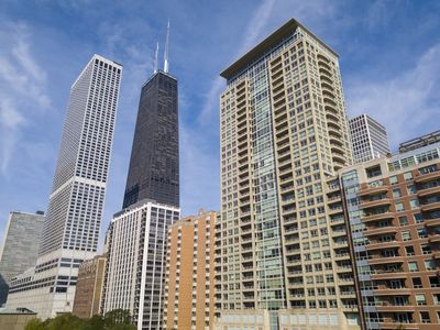 250 E Pearson St APT 2306, Chicago, IL, 60611