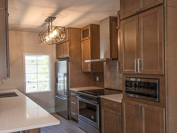 5th image of 1325 Park Ave SW #204