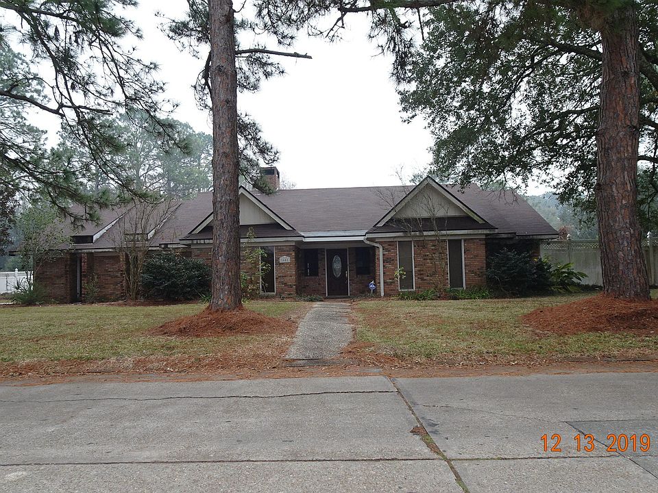 1st image of 1601 Lakeside Dr