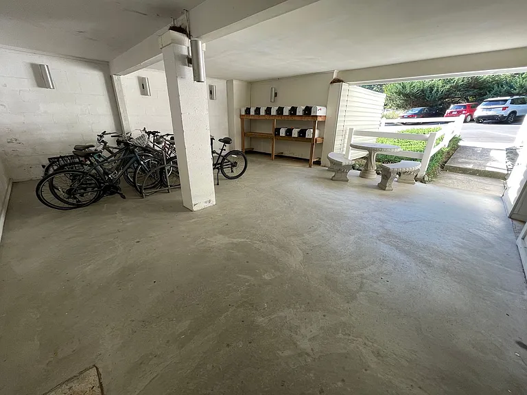 2 Holland Dr — Photo 26
