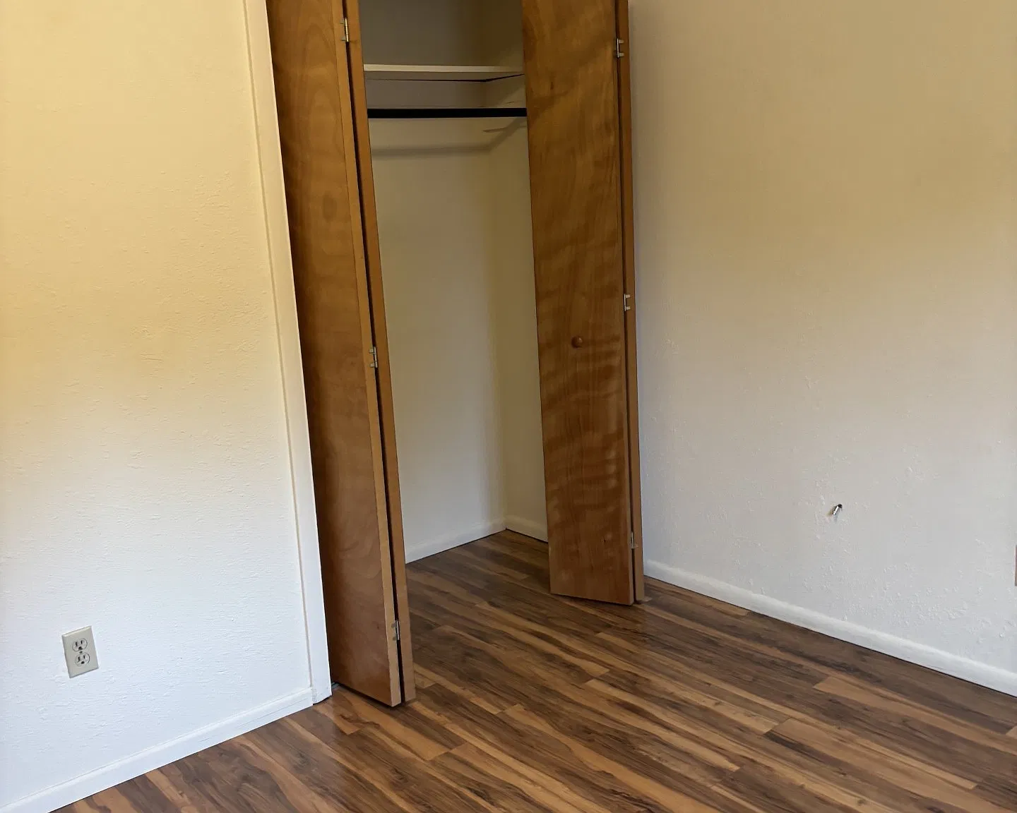 2 bed, 700 sqft, $1,300 — Photo 3