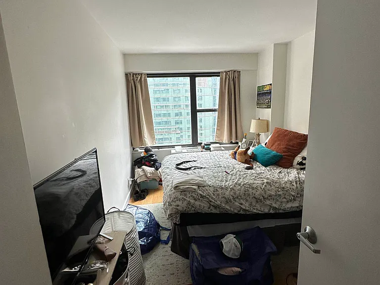 279 E 44th St #12B — Photo 4