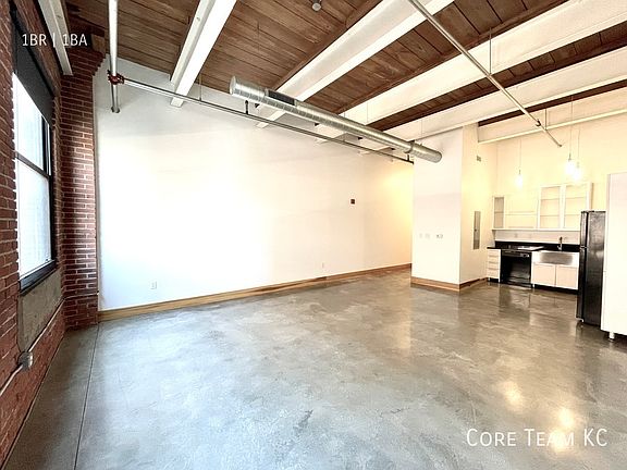 4th image of 382 W 22nd St #302