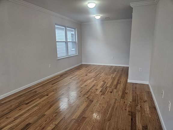 2nd image of 113 Miller St #2