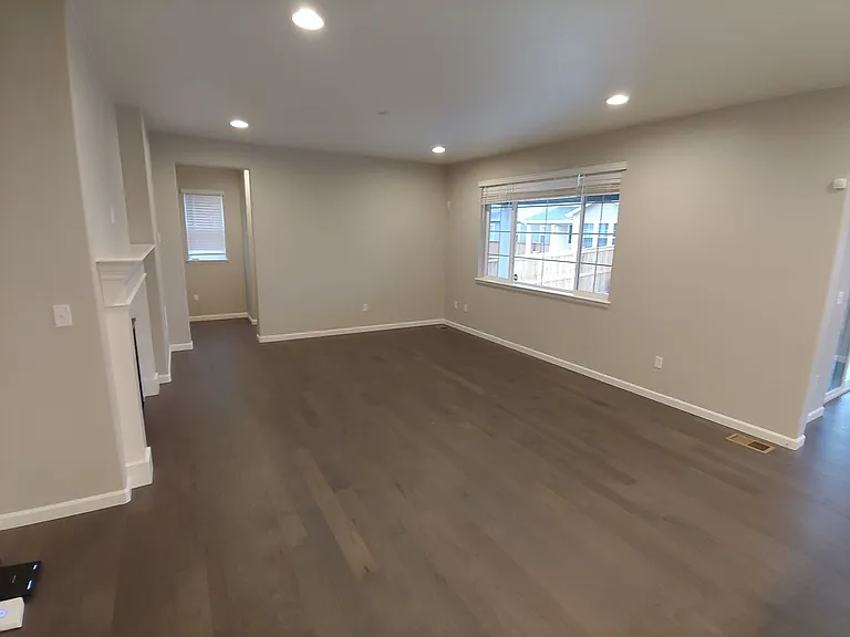 1042 Woodgate Ct — Photo 14