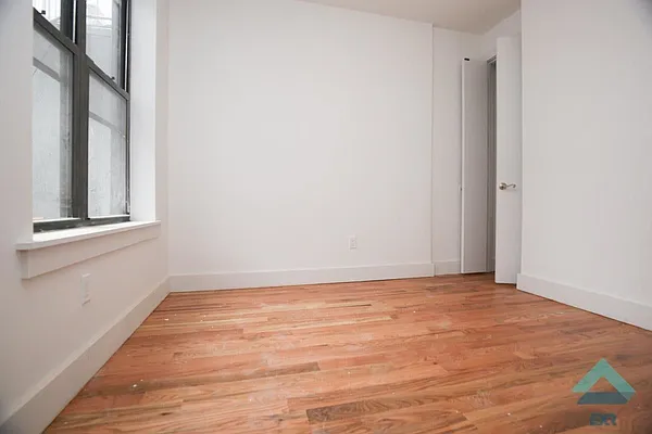 Rented by EXR | media 4