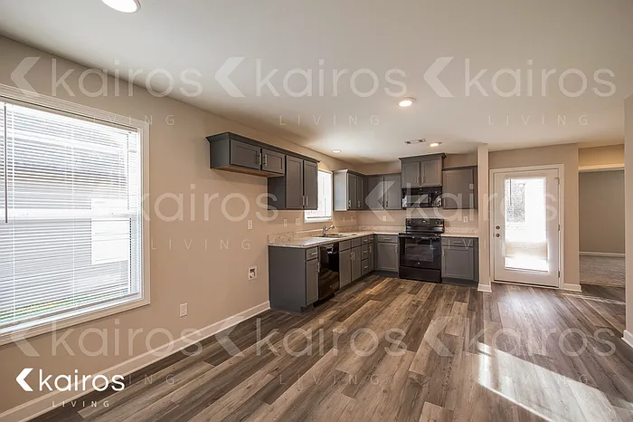 4 bed, 2.0 bath, 1498 sqft, $1,945 — Photo 4