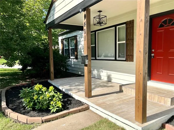 1401 S Franklin Dr, Independence, MO 64052