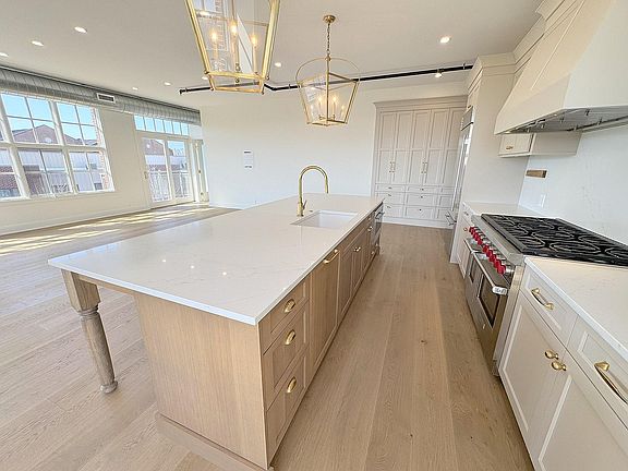 5th image of 2051 Villa Rd Unit 302