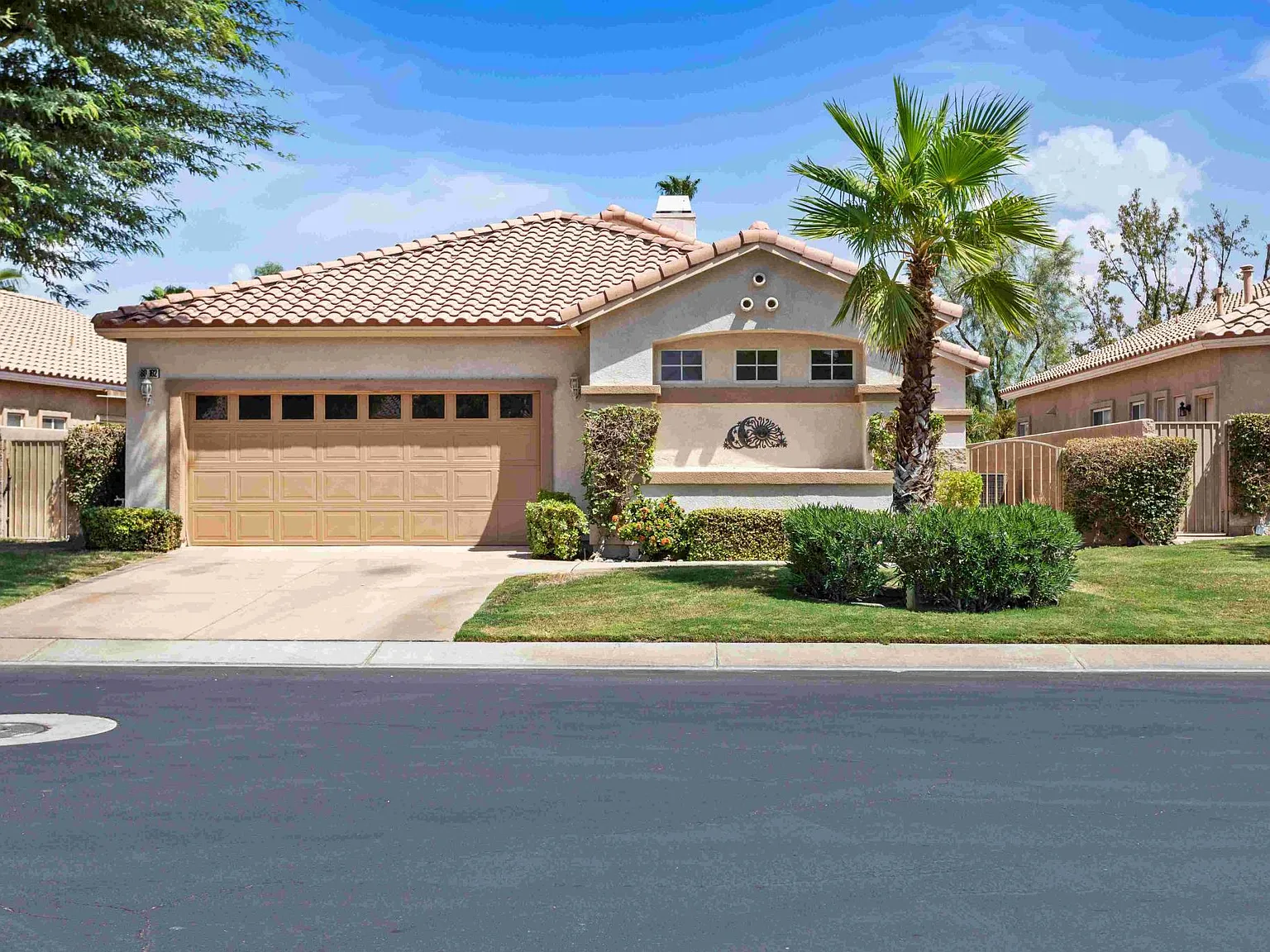 3 bed, 1898 sqft, $8,000 — Photo 2