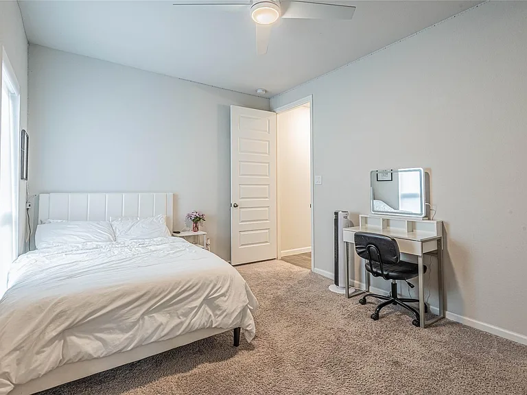 1618 Clover Ct — Photo 38
