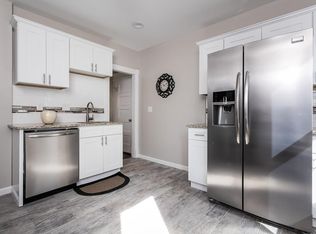 44 Larkspur St, Springfield, MA 01108