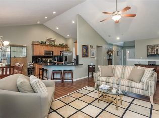 1910 Hawksbill Dr, Belleville, IL 62223