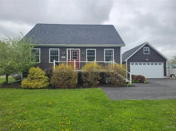 1003 Waterview Dr, Sylvan Beach, NY 13308