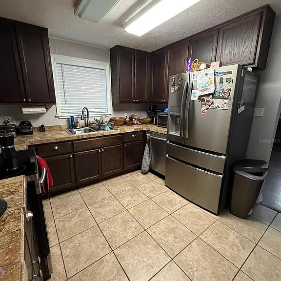 713 Illinois Ave — Photo 6