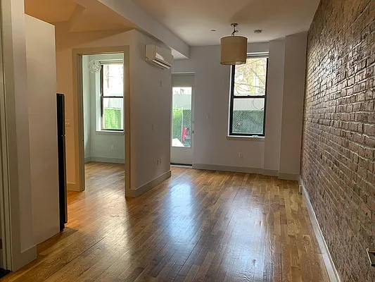 Rented by Premier Metro Realty Corp | media 18