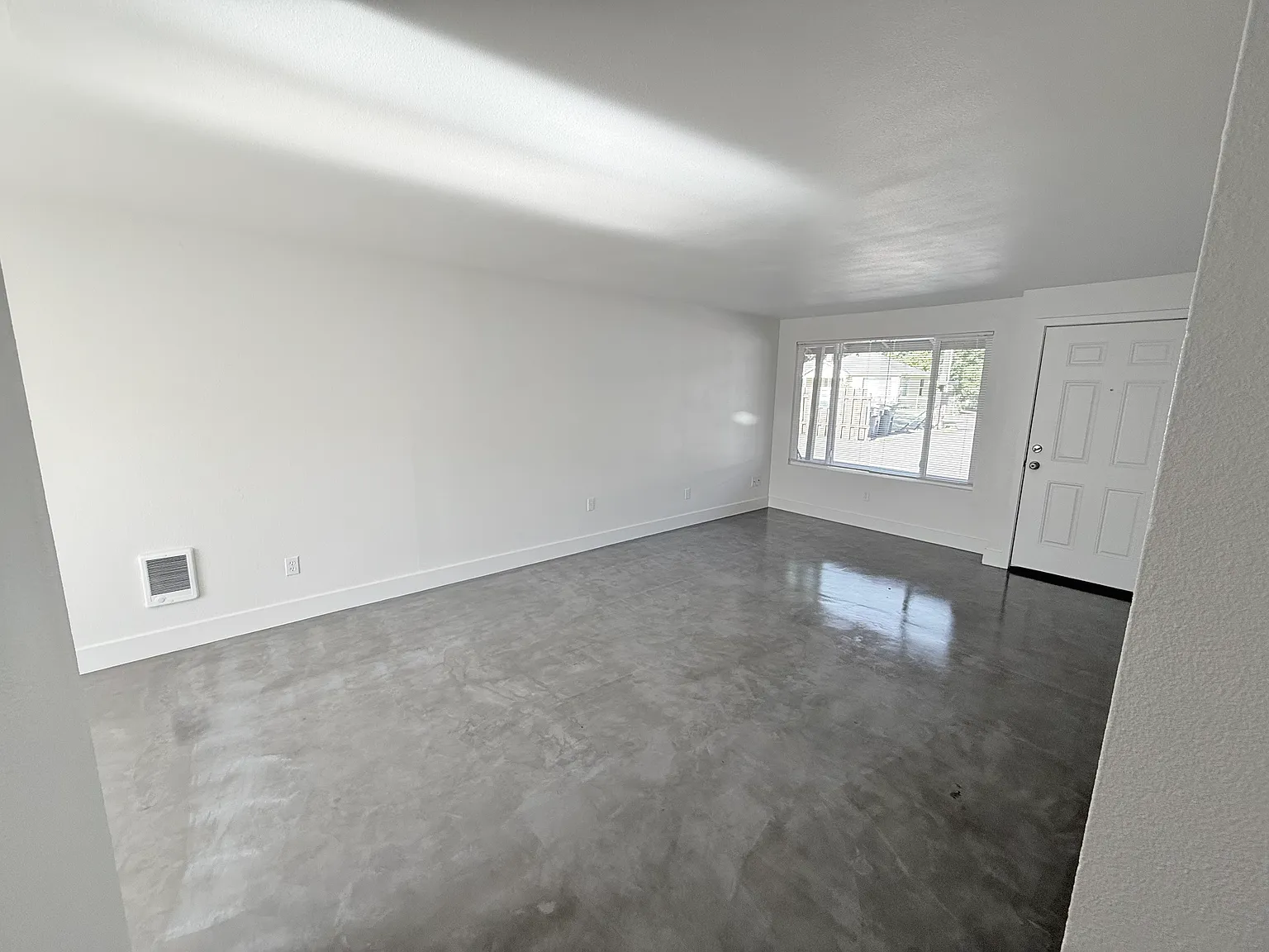 1 bed, 772 sqft, $1,350 — Photo 4