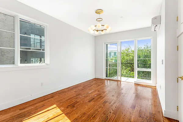 Rented by Redstone Realty NYC LLC | media 4