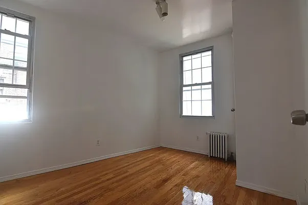 Rented by The Agency | media 4