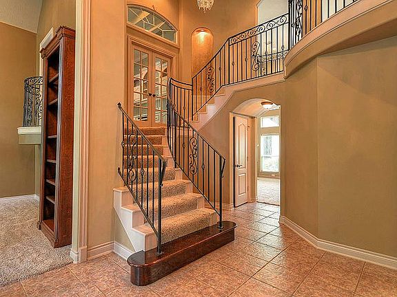 5th image of 7334 Teaswood Dr