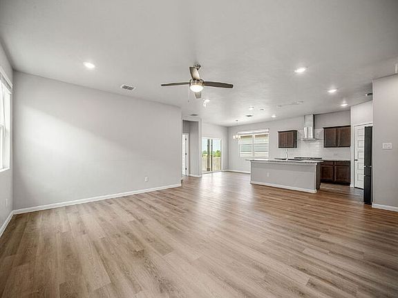 4th image of 4127 Ivy Path