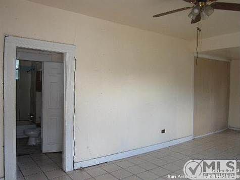 4th image of 1338 W Harding Blvd