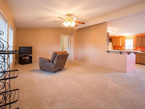 5th image of 236 S Houston Creek Cir
