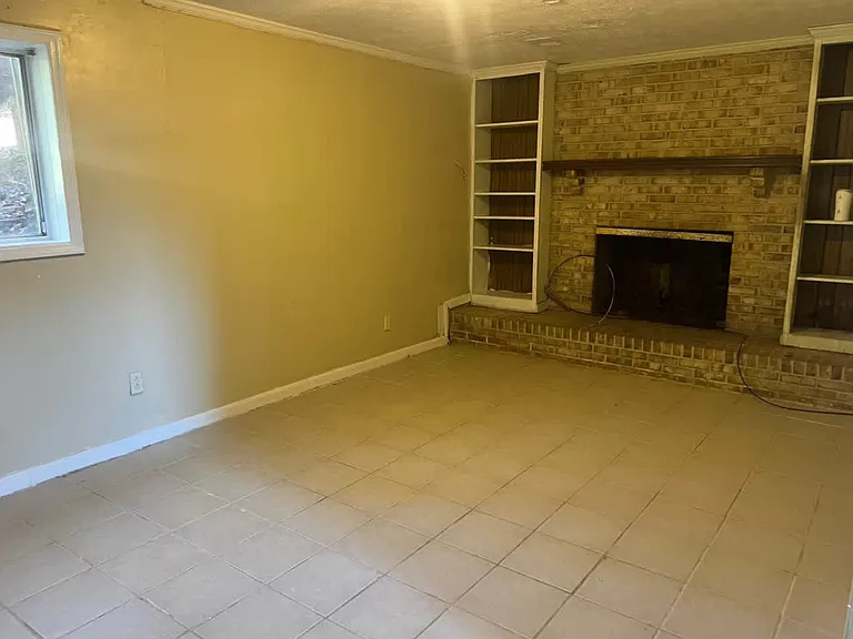 600 Navarre Dr — Photo 5