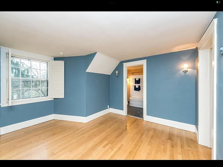 Ridgeway St — Photo 6