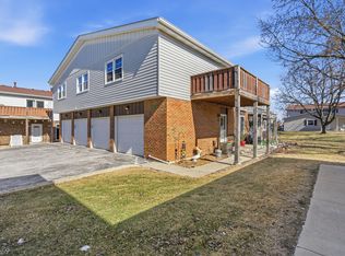 19511 116th Ave APT D, Mokena, IL 60448