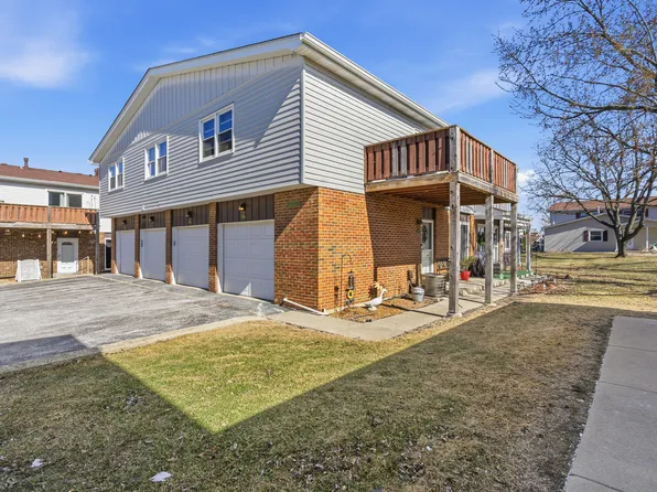 19511 116th Ave APT D, Mokena, IL 60448