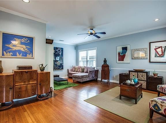 3rd image of 812 Newell Ave