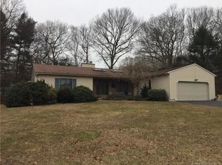 26 Trumbull Rd, Waterford, CT 06385