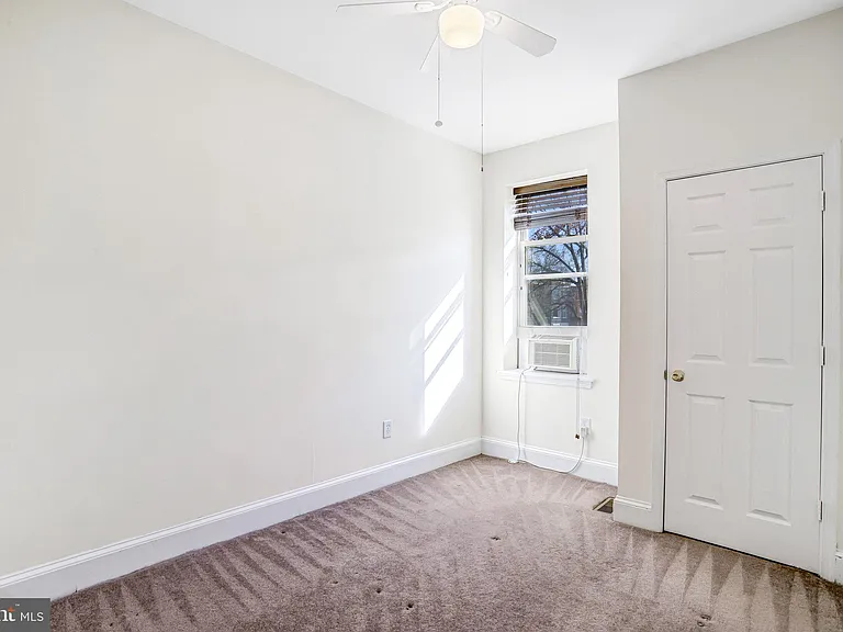 12 Rhode Island Ave NW — Photo 39