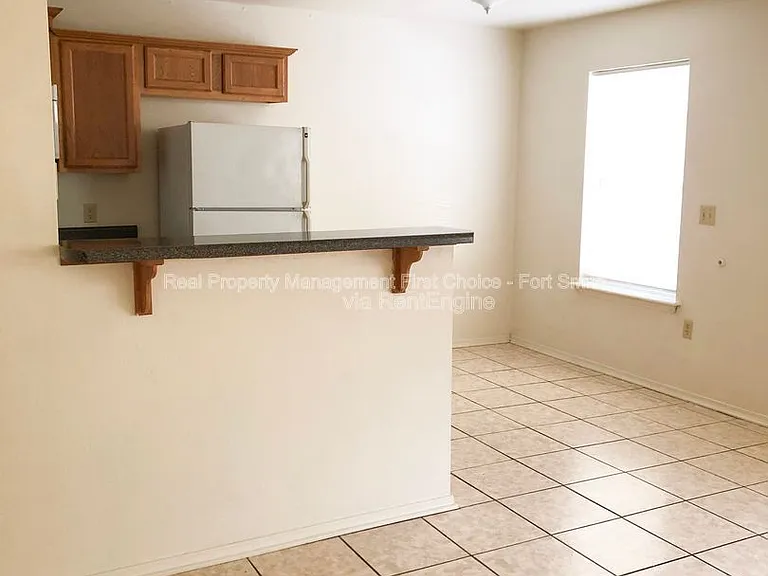 1447 Brazil Ave — Photo 5